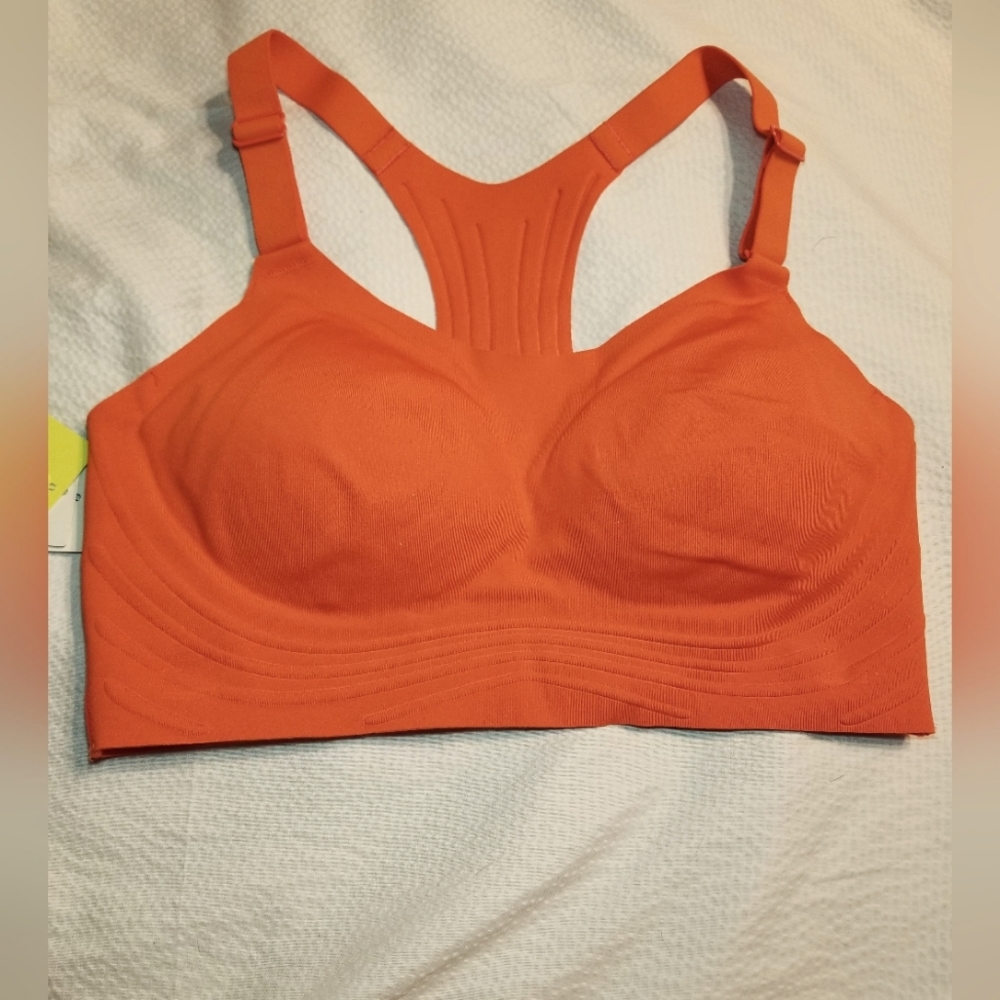 NWT HIGH SUPPORT SPORTS BRA  BACK CLOSURE XS MOLDED CUPS